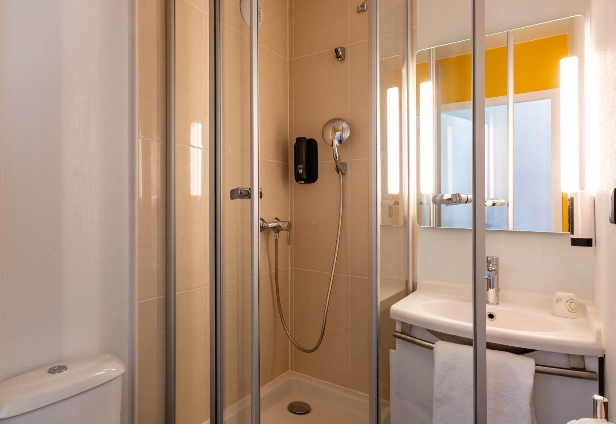 B&B Hotel Grenoble Centre Verlaine ภายนอก รูปภาพ