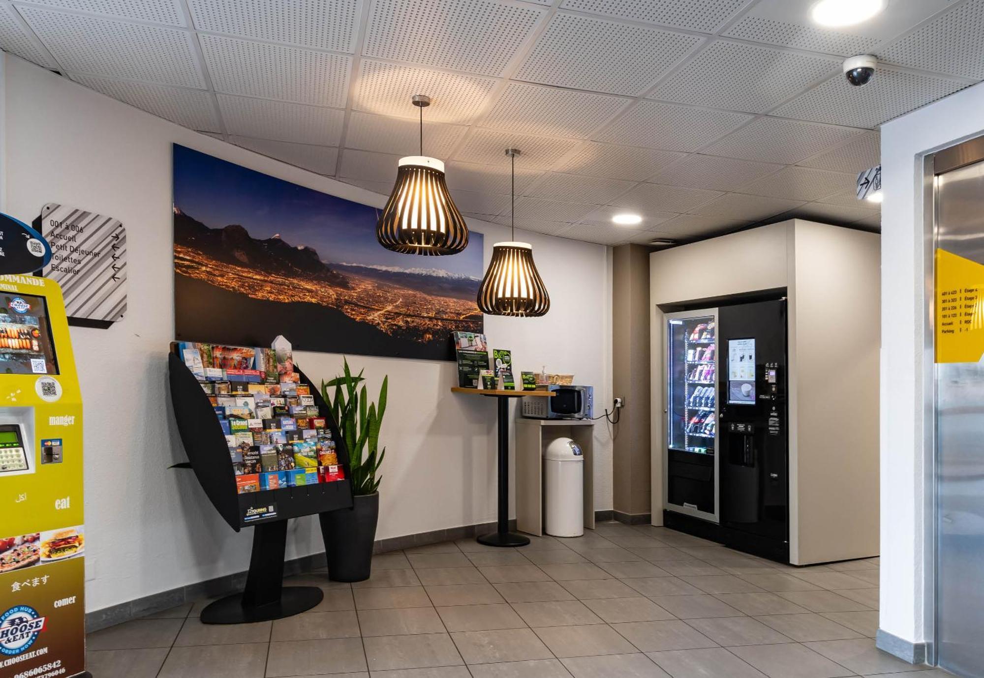 B&B Hotel Grenoble Centre Verlaine ภายนอก รูปภาพ
