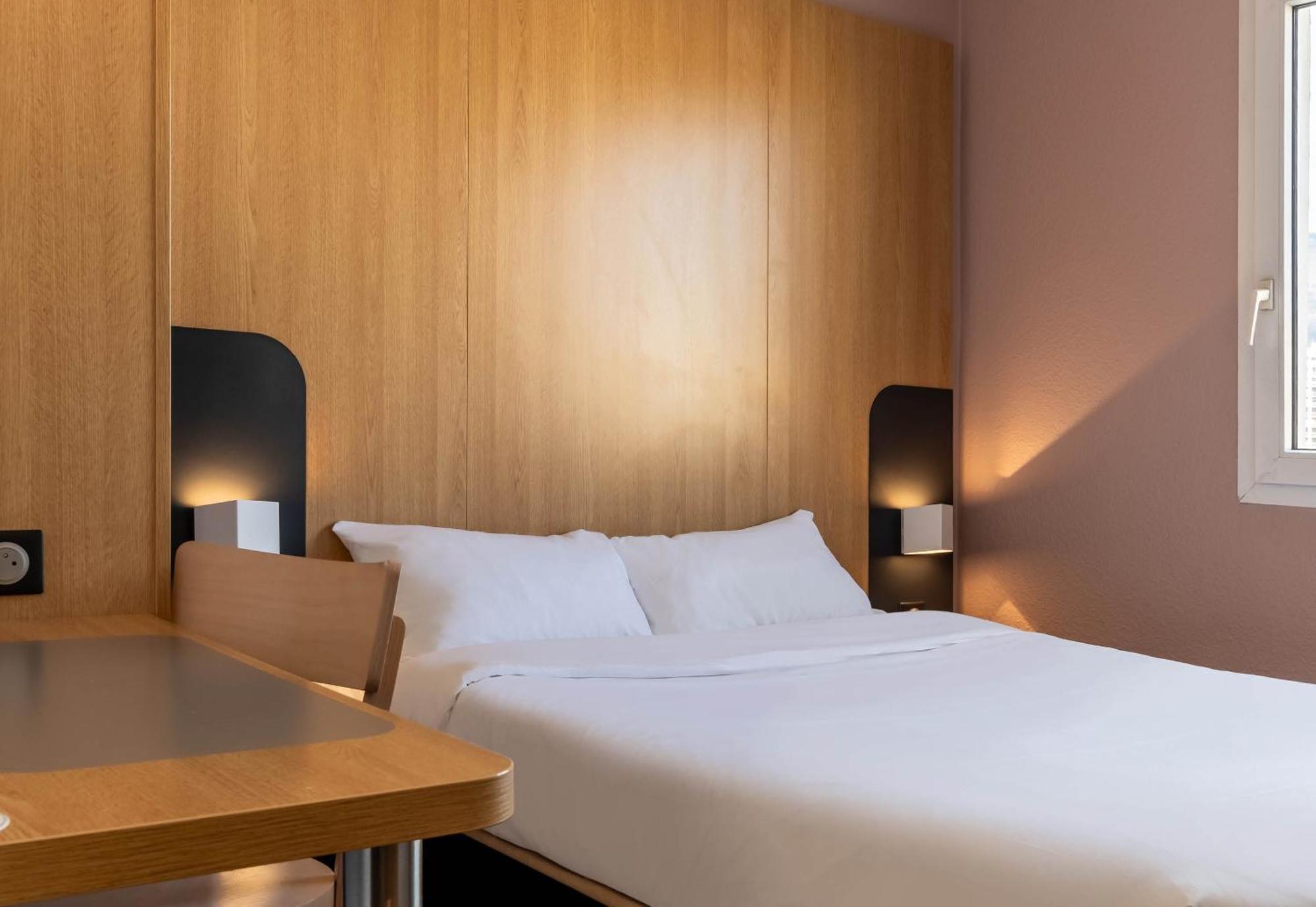 B&B Hotel Grenoble Centre Verlaine ภายนอก รูปภาพ
